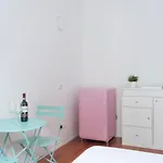 New! Lovely & Friendly In Center C Appartement Milaan